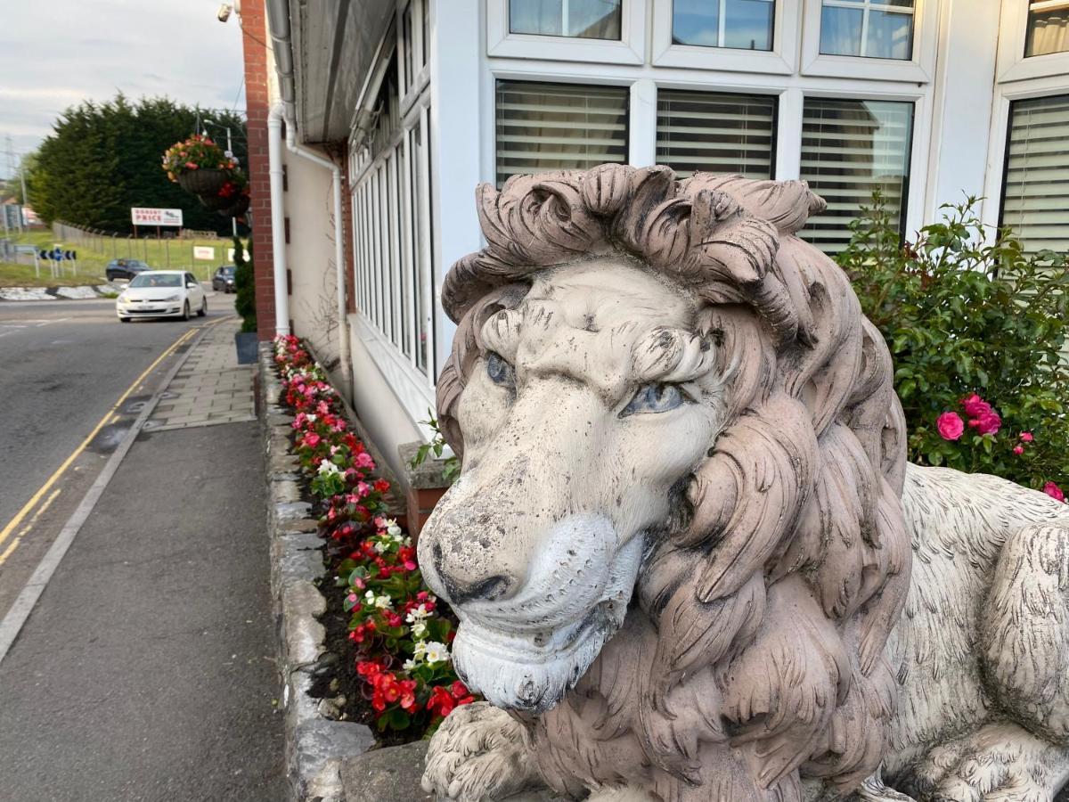 The Masons Arms Hotel Bridgend  Esterno foto