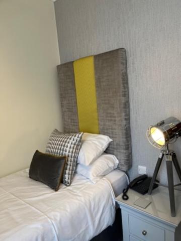 The Masons Arms Hotel Bridgend  Esterno foto
