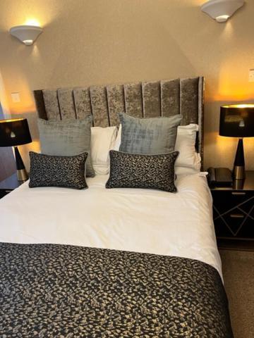 The Masons Arms Hotel Bridgend  Esterno foto