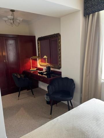 The Masons Arms Hotel Bridgend  Esterno foto