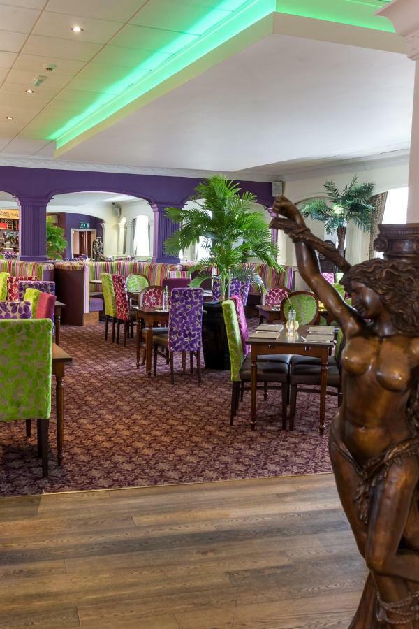The Masons Arms Hotel Bridgend  Esterno foto
