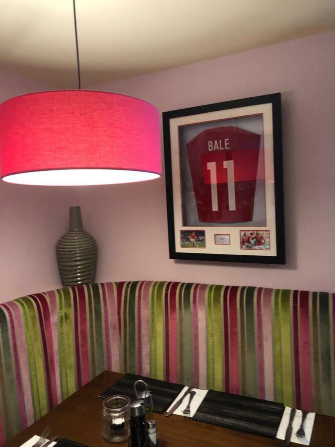 The Masons Arms Hotel Bridgend  Esterno foto